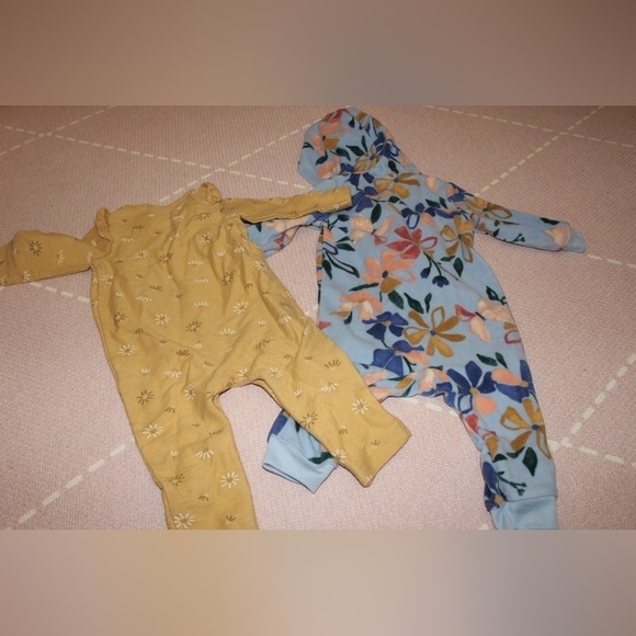 Carters Baby Girl 9 month One Piece Outfits Floral Design Fleece - Picture 4 of 4